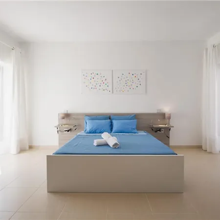 Lux Seaview & Pool-hosted By Sweetstay *