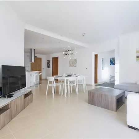 Daire Lux Seaview & Pool-hosted By Sweetstay *