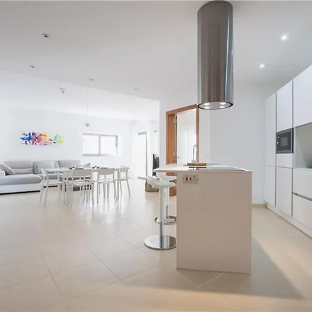 Lux Seaview & Pool-hosted By Sweetstay * מליאהה