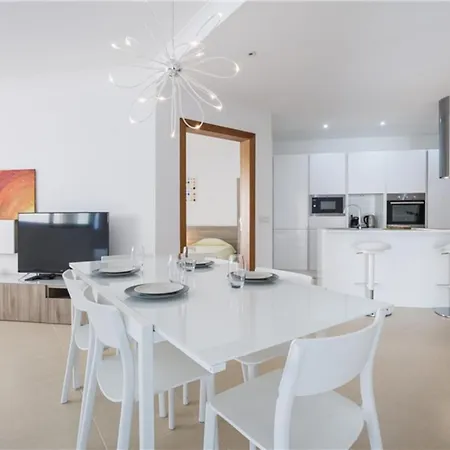 Lux Seaview & Pool-hosted By Sweetstay *