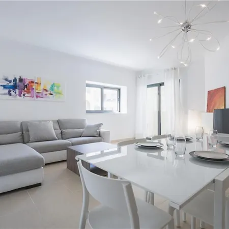 Daire Lux Seaview & Pool-hosted By Sweetstay Mellieħa