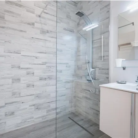 Lux Seaview & Pool-hosted By Sweetstay דירה